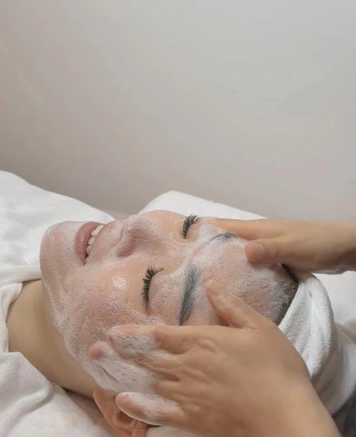 抖音上的洗脸打泡泡