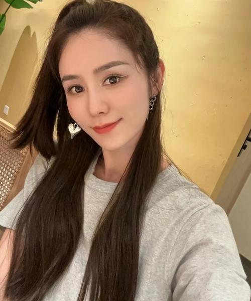 月亮姐姐张馨月快手