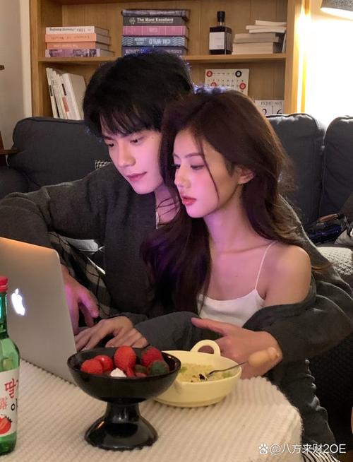 快手红人情侣秀恩爱