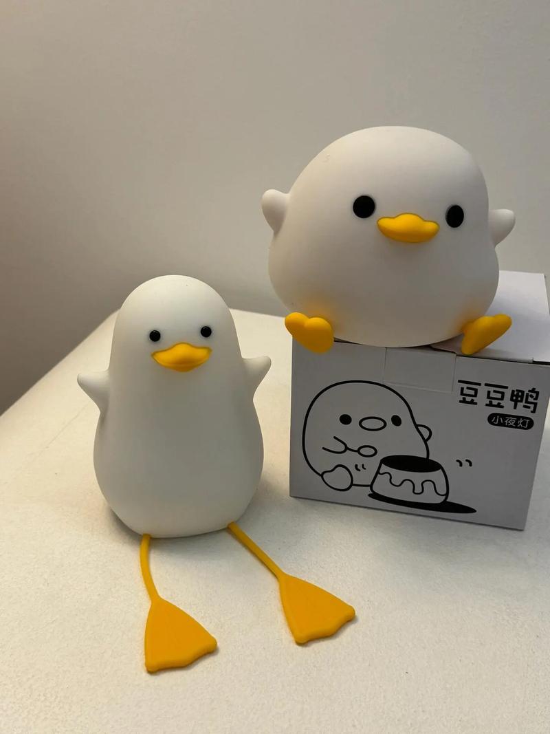 小黄鸭毛绒玩具抖音