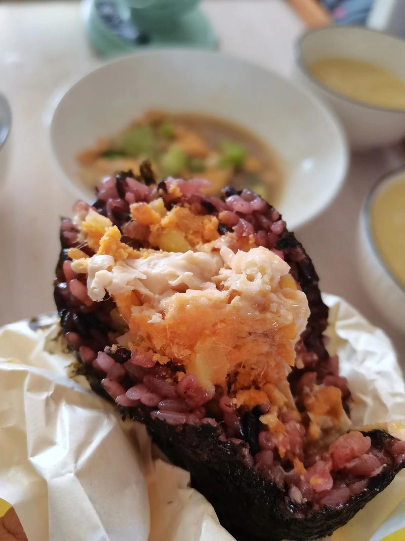 抖音米饭团小冷主页