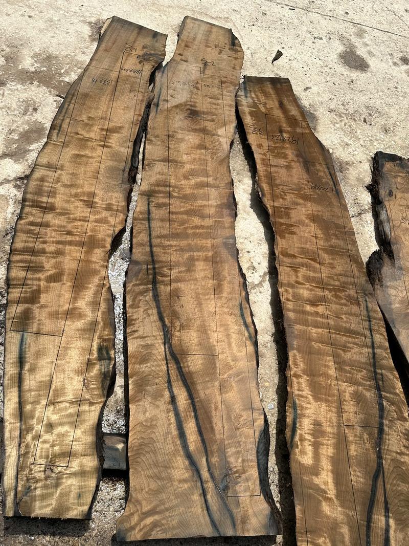 抖音上金丝楠阴沉木