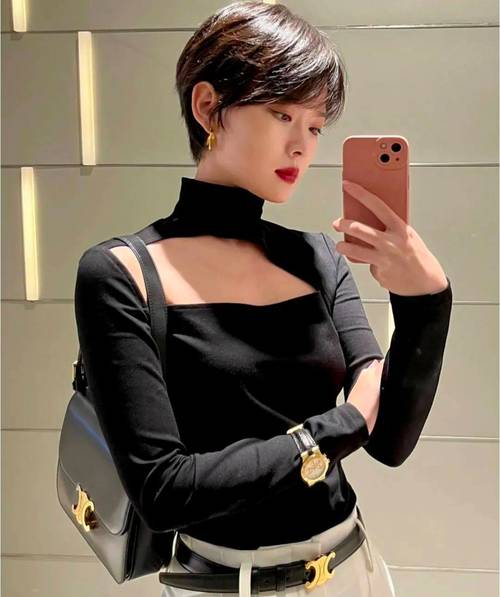 快手开霸道短发女人