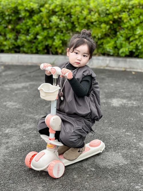 抖音滑板车玩具视频