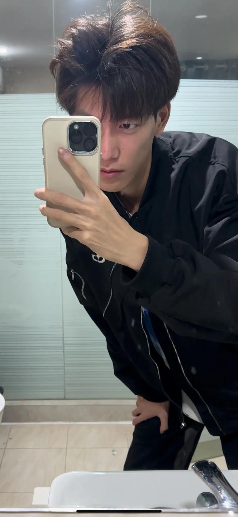 掉脑袋机械舞 抖音