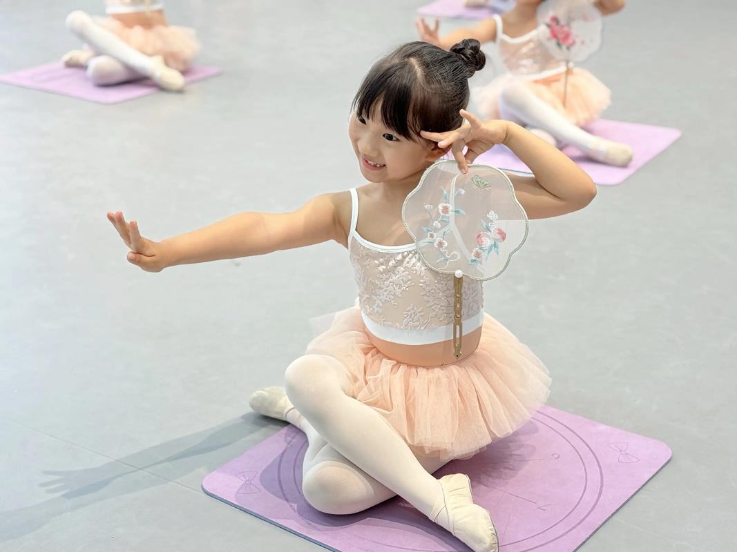 抖音布娃娃舞蹈视频