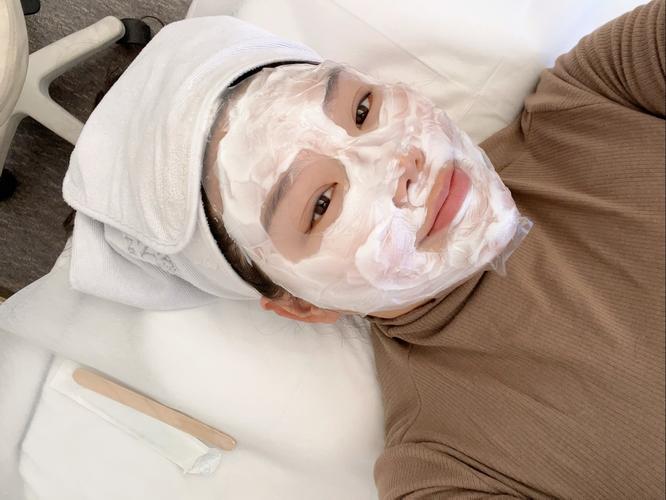 抖音上用卸妆棉敷脸