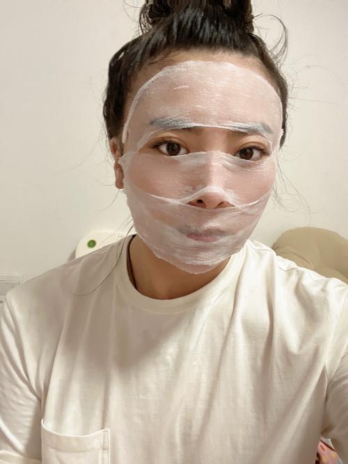 抖音上用卸妆棉敷脸