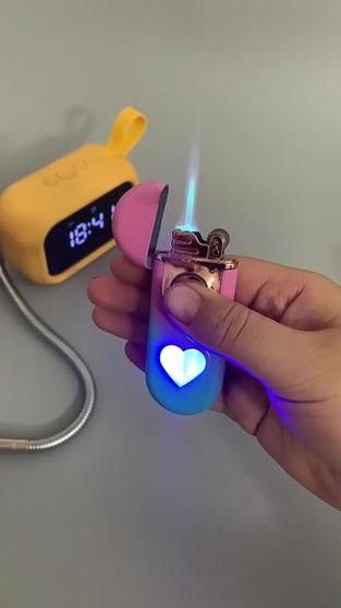 抖音打火机爱心特效
