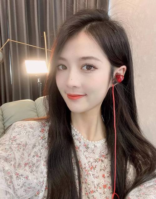 快手卖dhv的女生