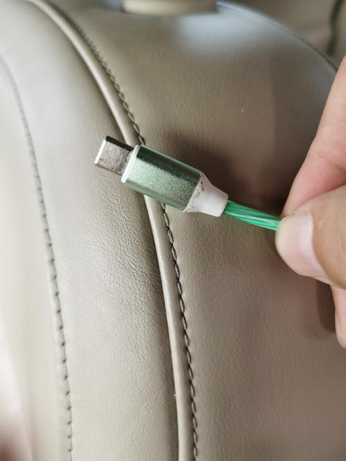 抖音上亮光的充电线