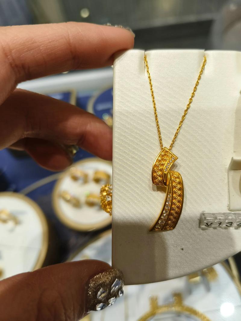 潮宏基抖音网红项链