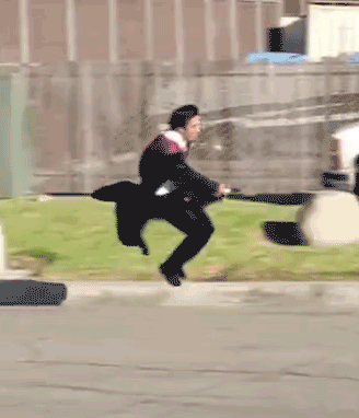 拍抖音怎么用扫把飞