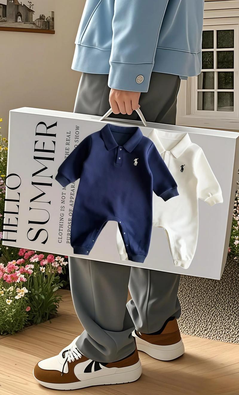 抖音穿爬行衣的宝宝