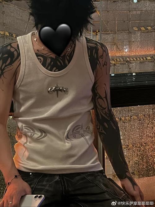 快手红人西凉纹身图