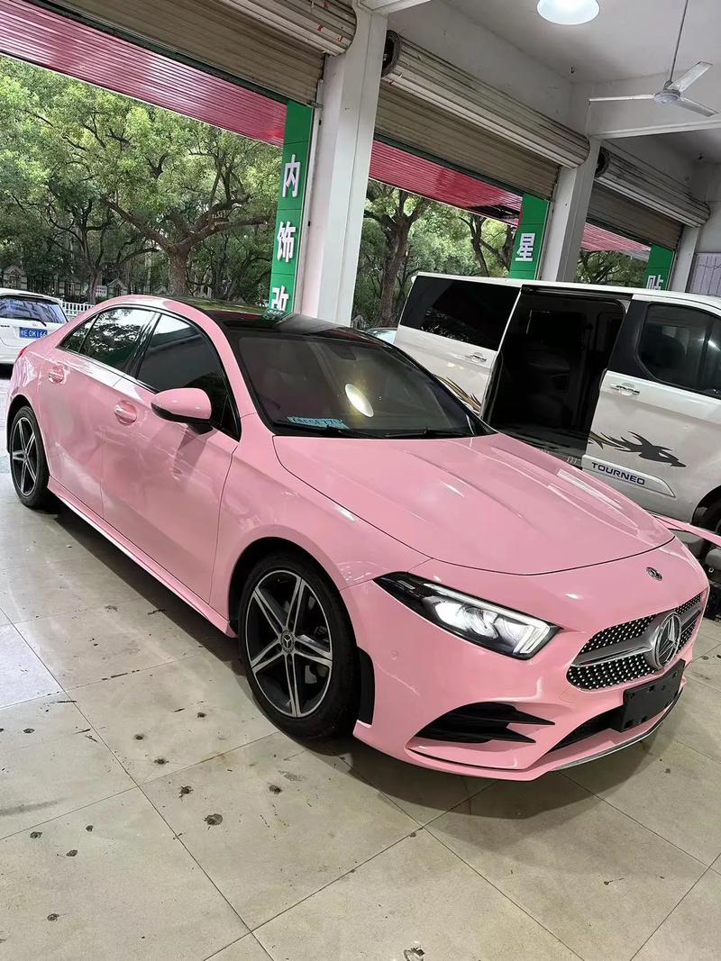 抖音粉色奔驰那女的