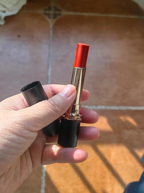 抖音上让口红不掉色