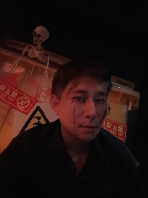 快手红人成都僵尸男