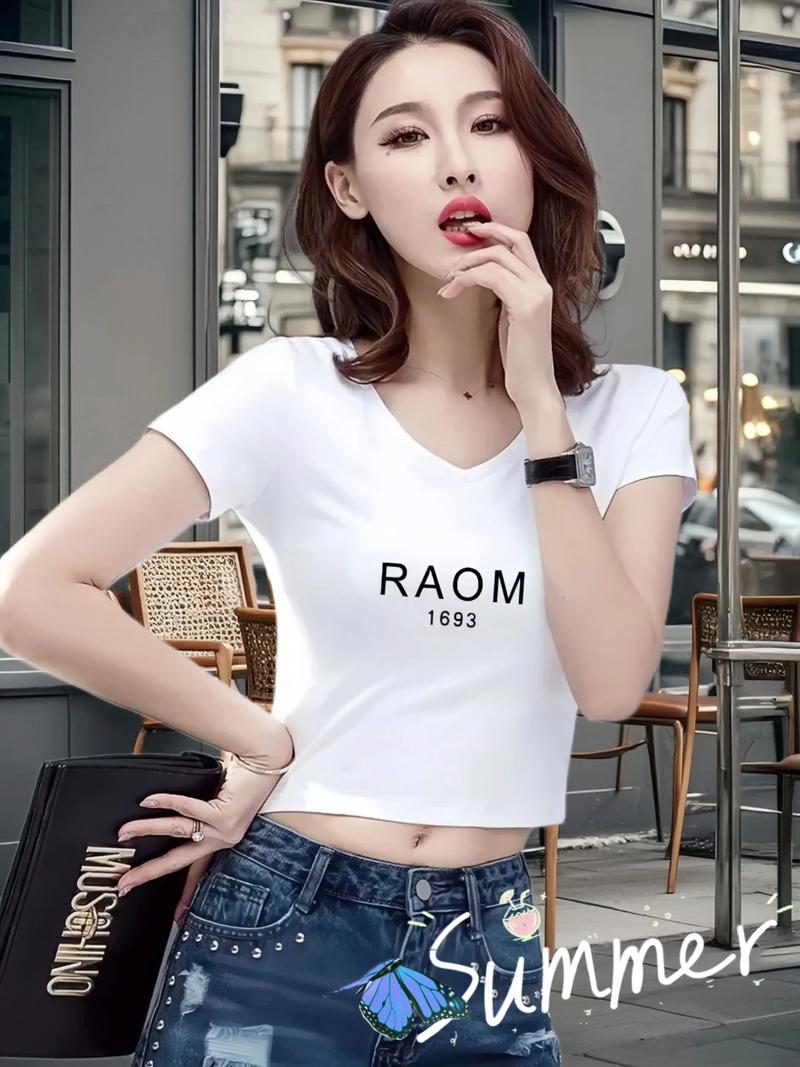 抖音初中女生穿露脐