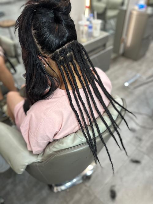 抖音上没头绳扎头发