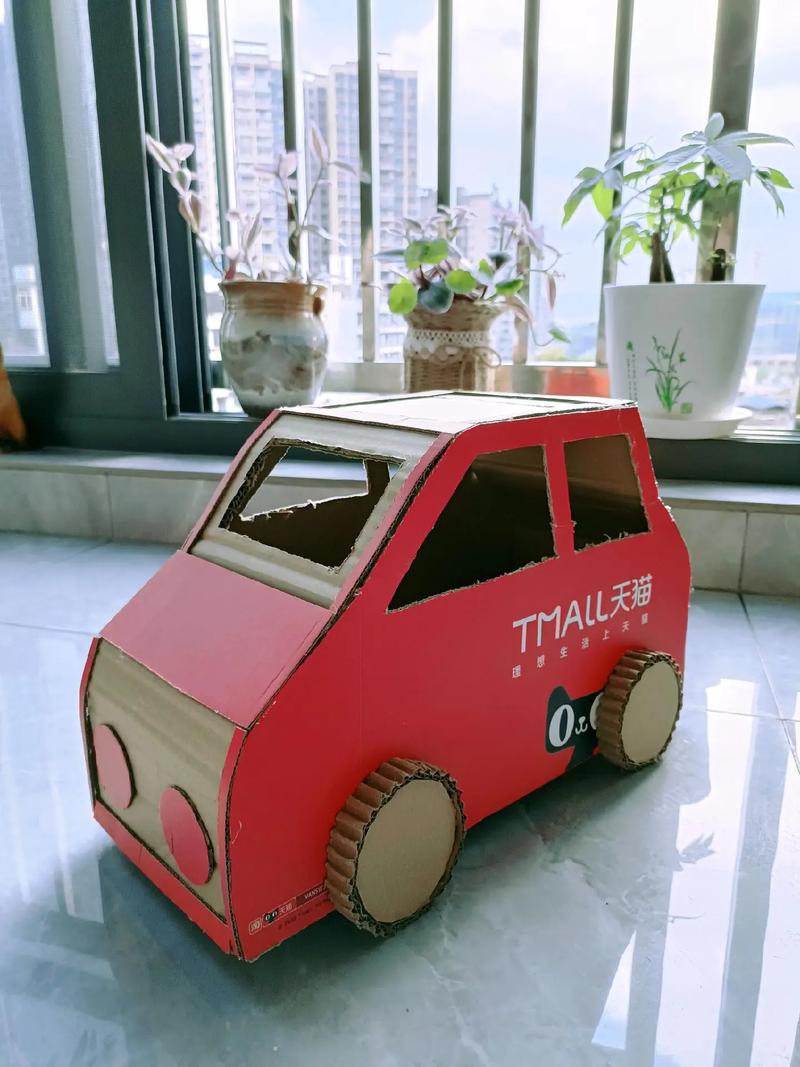 抖音儿童纸板变形车