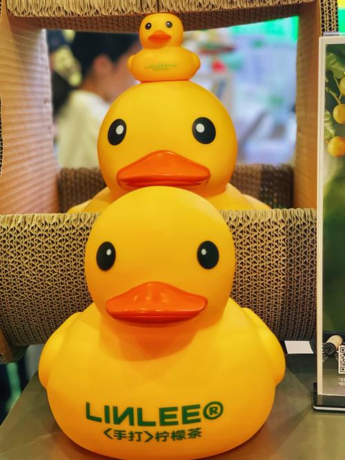 抖音小黄鸭玩偶图片