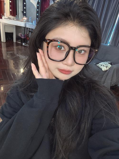 抖音化妆视频眼镜女