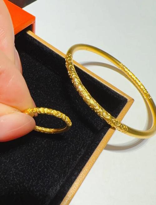 抖音可收缩戒指手镯