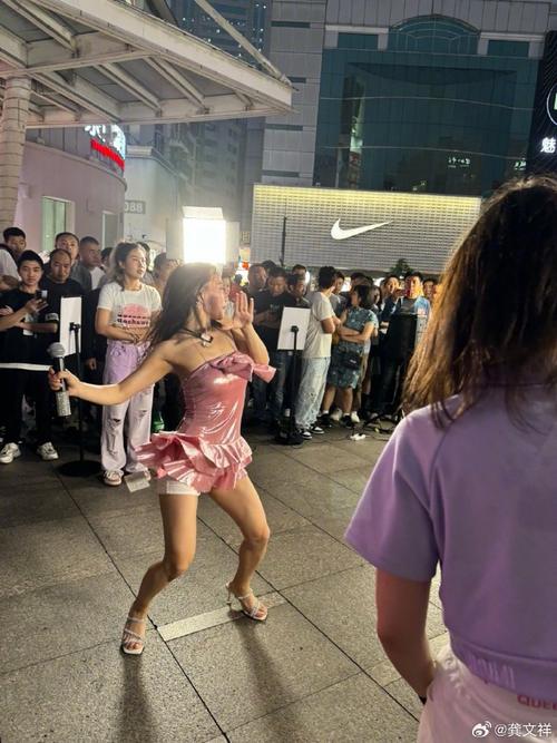 户外直播靠什么赚钱