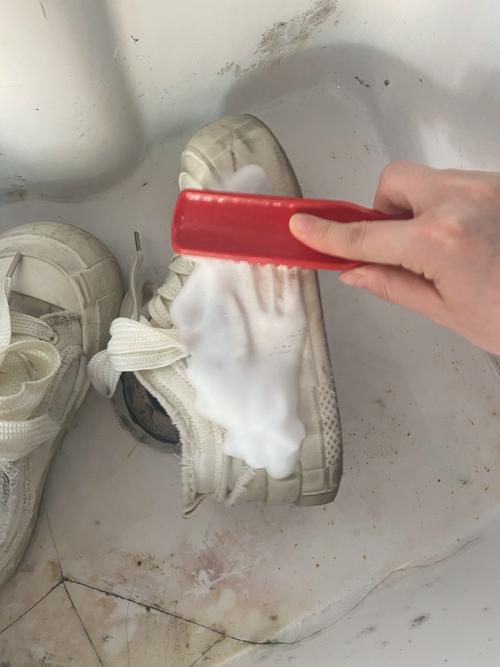 抖音 洗白鞋 淀粉