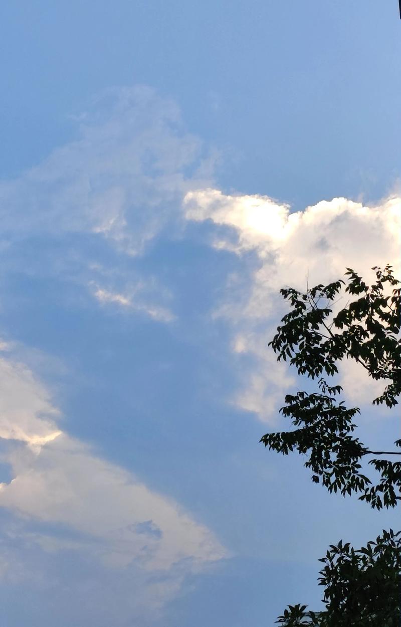 抖音里面的云朵下雨