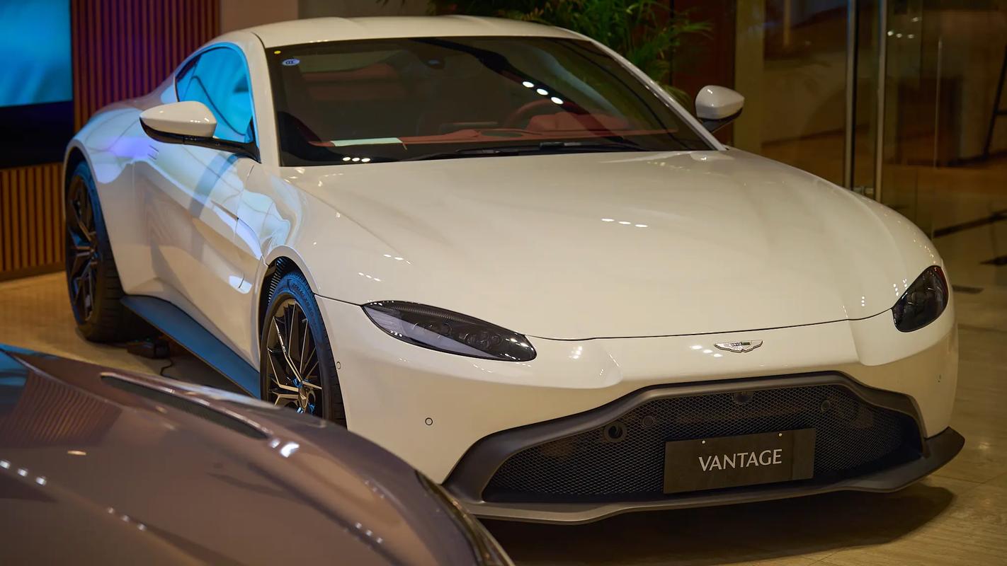 快手网红阿斯顿马丁