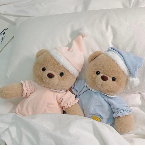 玩偶抱孩子睡觉抖音