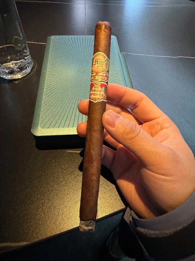 抖音歌曲雪茄爱上表